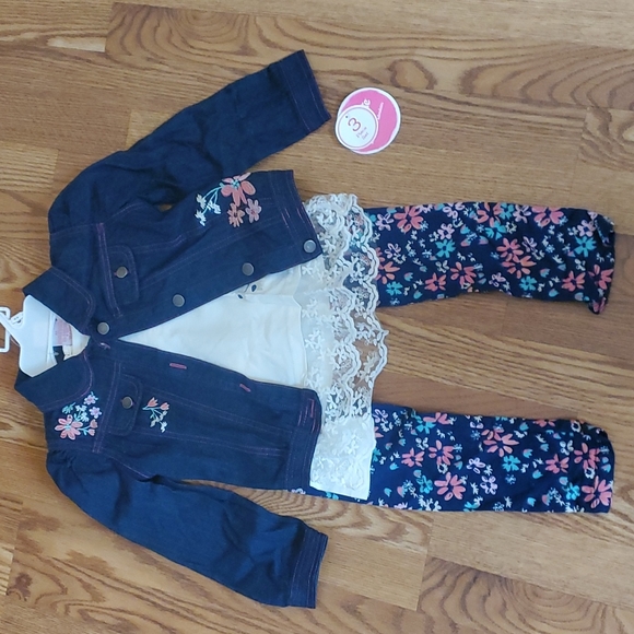 Girl's NWT 3 Piece Set